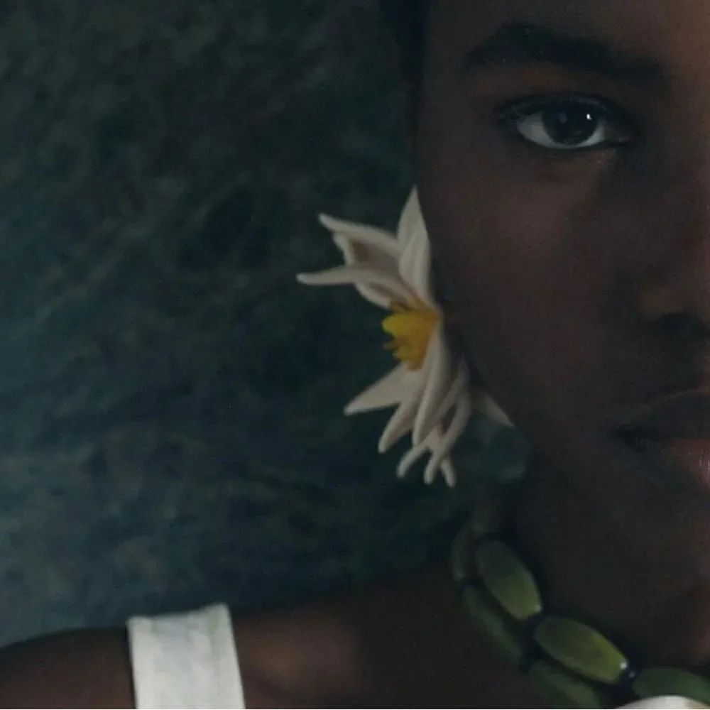 Flower statement earrings  S836